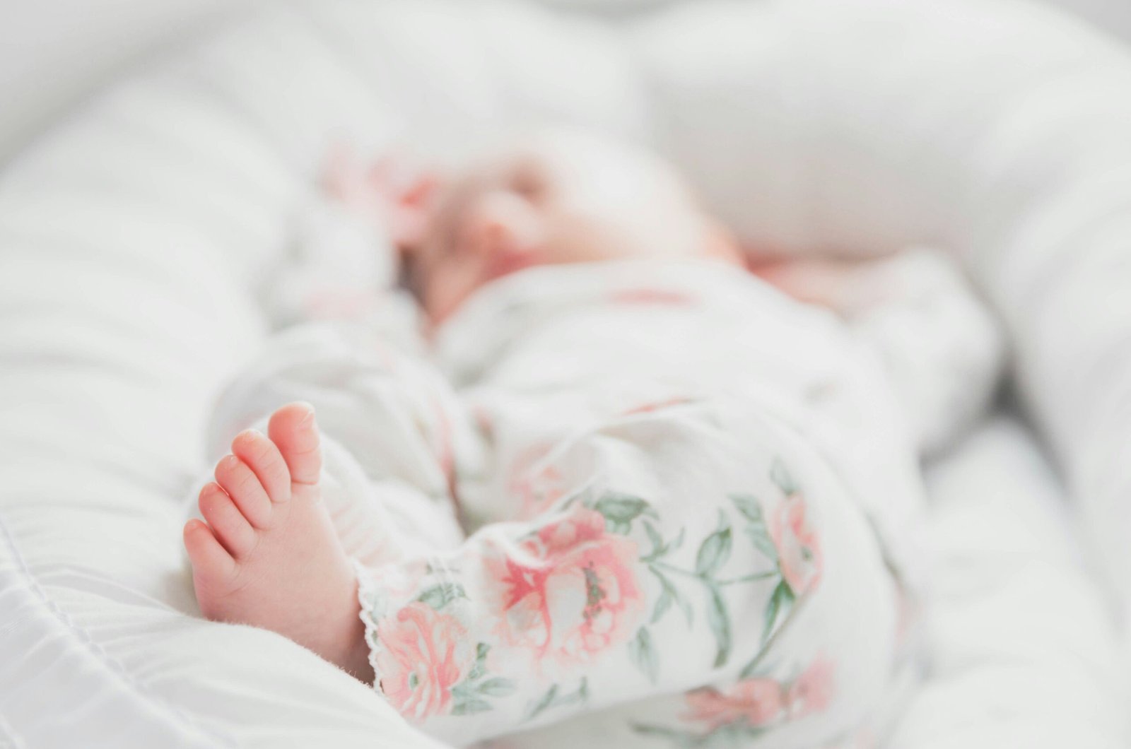 How to Get Your Newborn to Sleep in a Bassinet